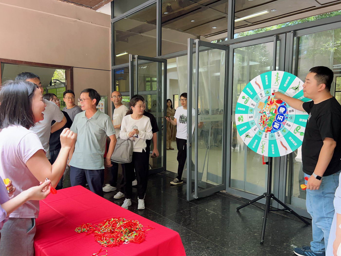 端午飛鏢大挑戰(zhàn)！靶盤上的五毒大作戰(zhàn)，太燃了！